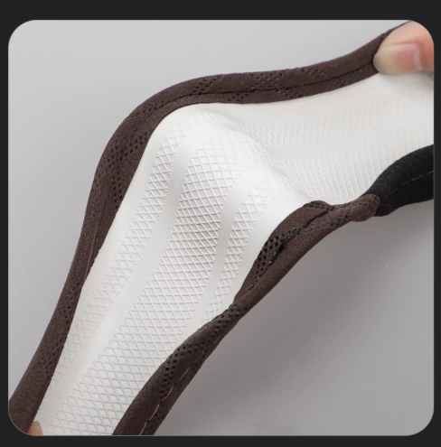 Close-up view of the anti-slip textured lining of the suede steering wheel cover – enhances grip and prevents slipping